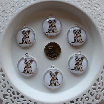 Yorkshire terrier kiskutya üveglencsés medál 25 mm 