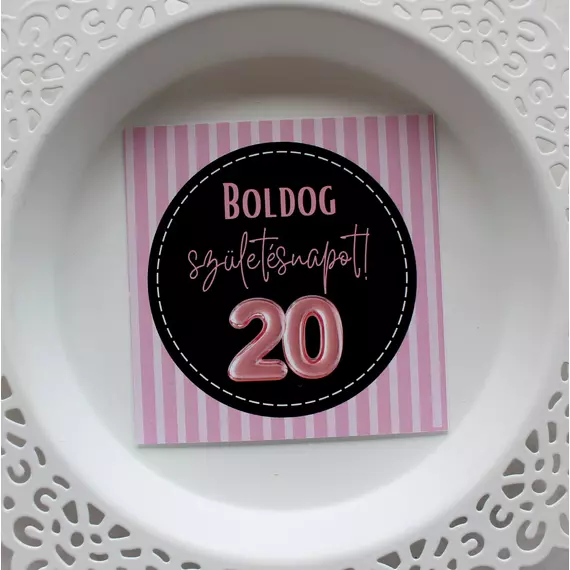 Rózsaszín csíkos "Boldog születésnapot 20." kísérőkártya kb. 7,5x7,5 cm