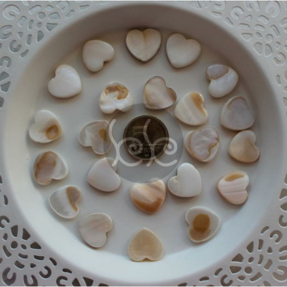 Szív alakú kagyló gyöngy 15 mm
