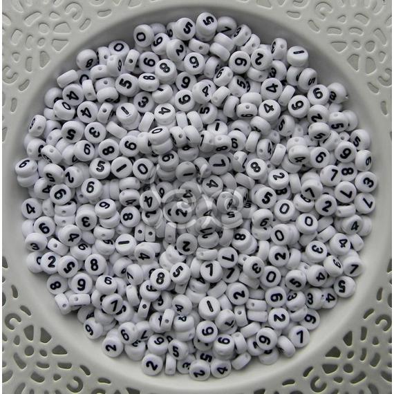Fehér kerek 6 akril szám gyöngy 4x7 mm