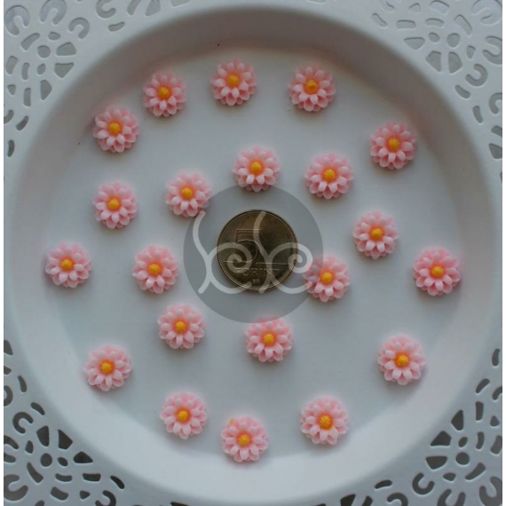 Rózsaszín műanyag virág alakú kaboson 12 mm