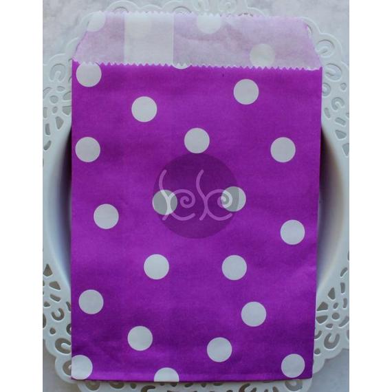 Lila pöttyös papírtasak 10x15 cm (10 db)