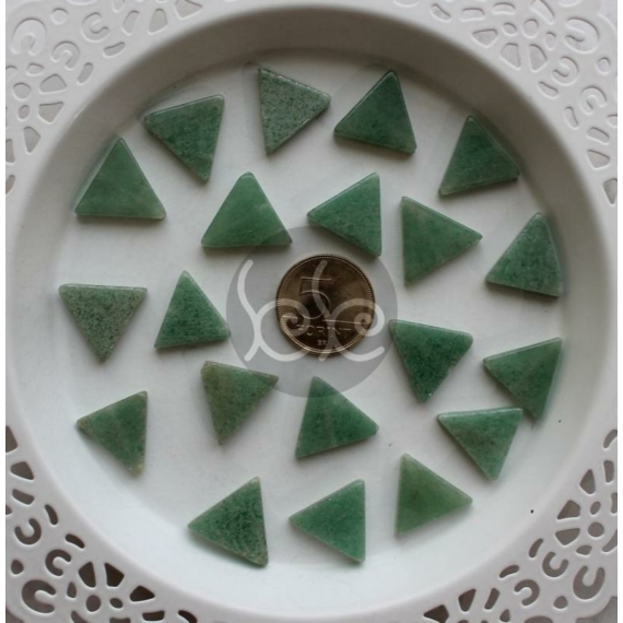 Zöld aventurin háromszög ásványgyöngy 18x4 mm