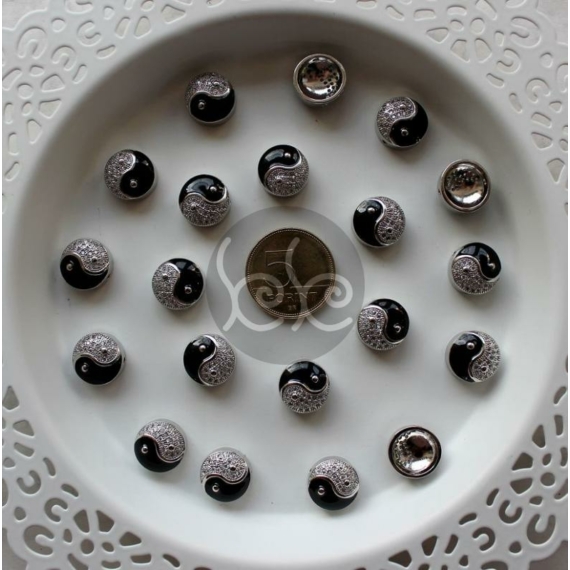 Ezüst jin-jang cirkóniás gyöngy 12 mm