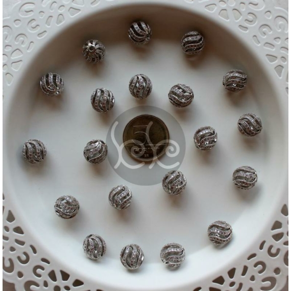 Ezüst-fehér díszes cirkónia gyöngy 10 mm