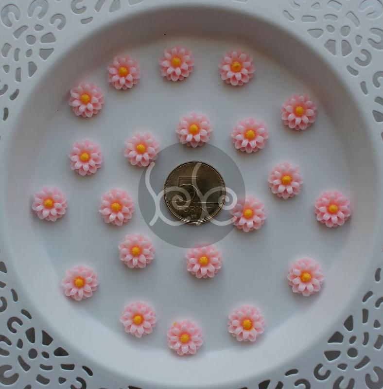 Rózsaszín műanyag virág alakú kaboson 12 mm