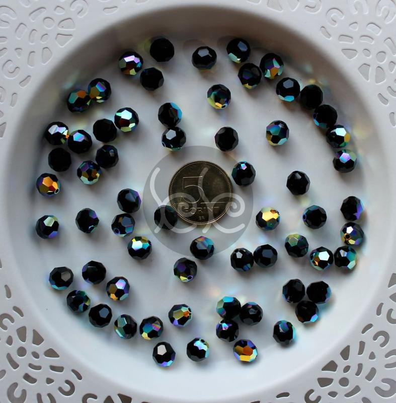 Fekete színjátszós fazettált swarovski gyöngy 8 mm