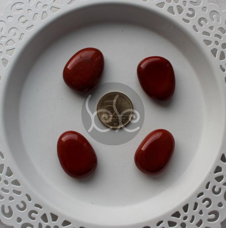 Vörös jáspis ásvány marokkő 25-30 mm