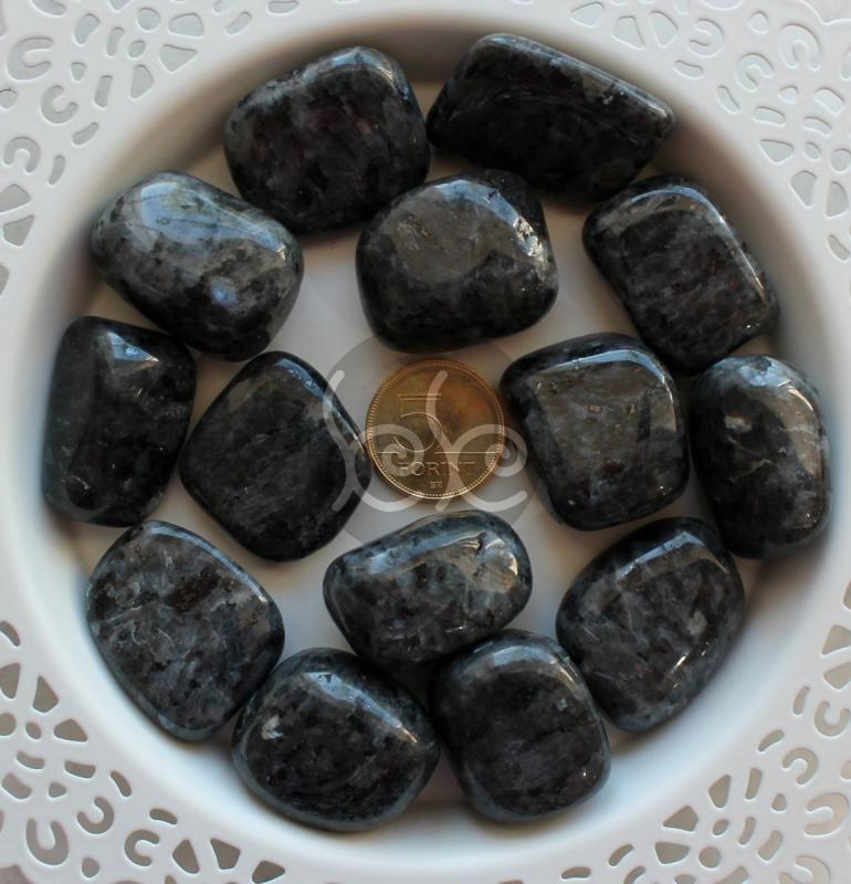 Larvikit ásvány marokkő 2-4 cm