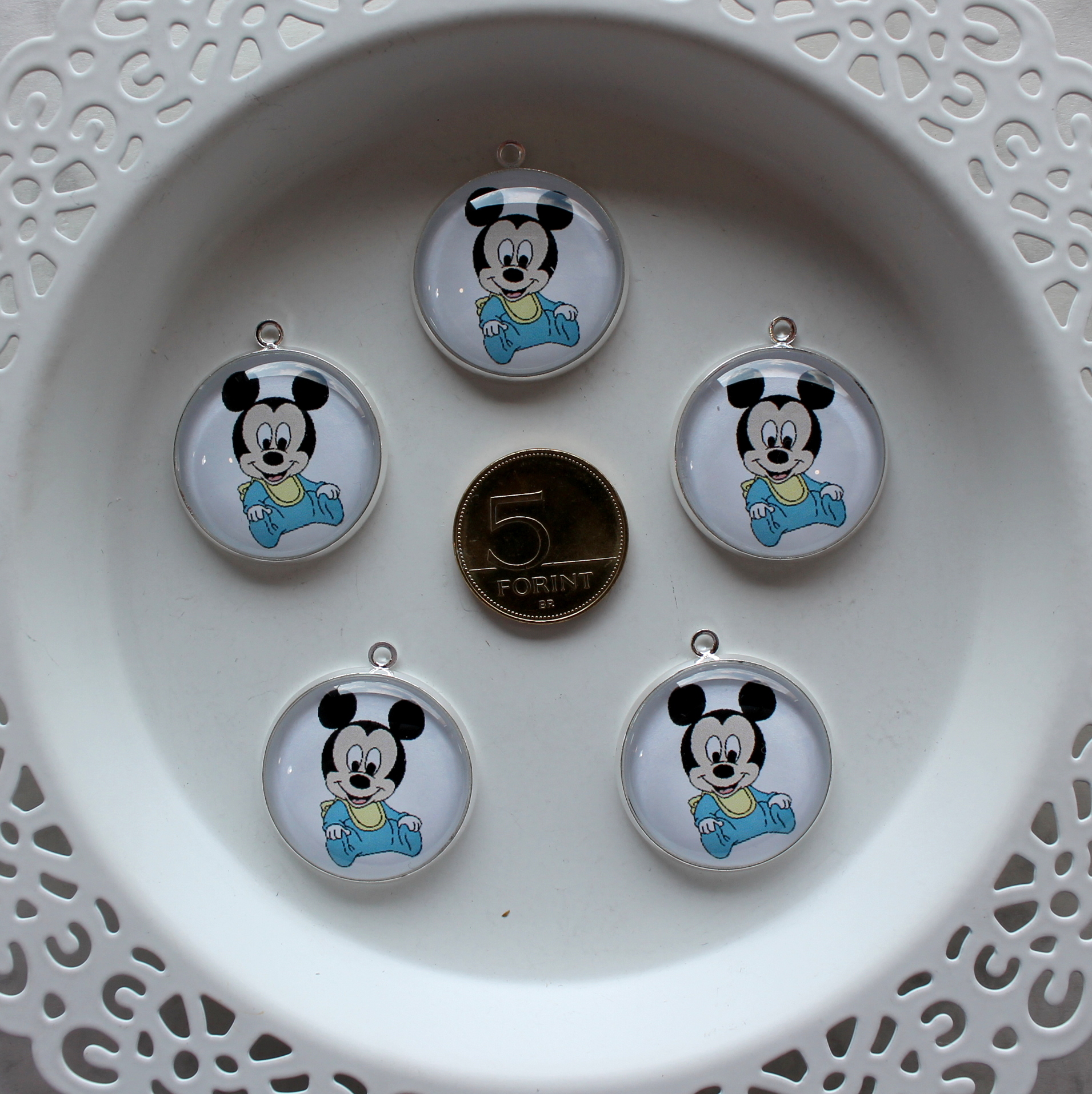 Baba Mickey egér üveglencsés medál 25 mm